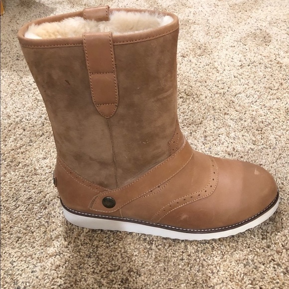 New! Men's Australia Luxe Collective Yolo Genuine Sheepskin Boot CHESTNUT US 1O - Picture 3 of 15